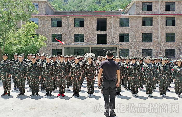比出風(fēng)采，超越自我！火爆每一個(gè)人都是“戰(zhàn)士”！