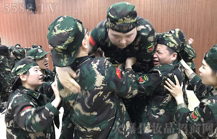 比出風(fēng)采，超越自我！火爆每一個(gè)人都是“戰(zhàn)士”！