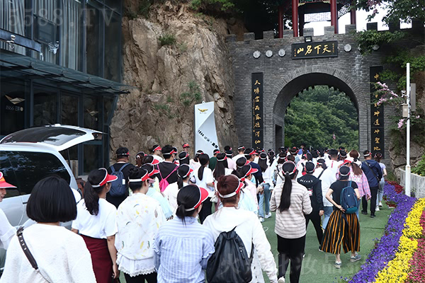老君山如詩(shī)如畫(huà),目之所及皆美景 老君山如詩(shī)如畫(huà),目之所及皆美景