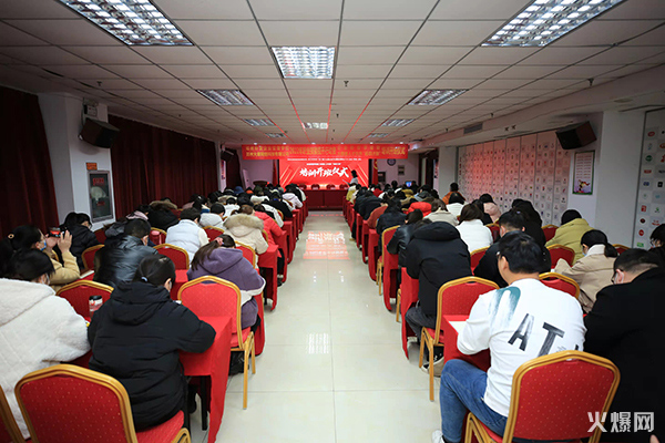 2022火爆網(wǎng)職業(yè)技能提升行動暨企業(yè)新型學(xué)徒制和“碼農(nóng)計(jì)劃”開班儀式圓滿成功! 2022火爆網(wǎng)職業(yè)技能提升行動暨企業(yè)新型學(xué)徒制和“碼農(nóng)計(jì)劃”開班儀式圓滿成功